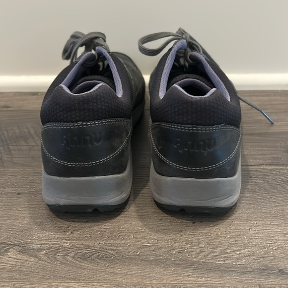 Ahnu Taraval Ladies Leather Waterproof Walking Shoes - Picture 5 of 7